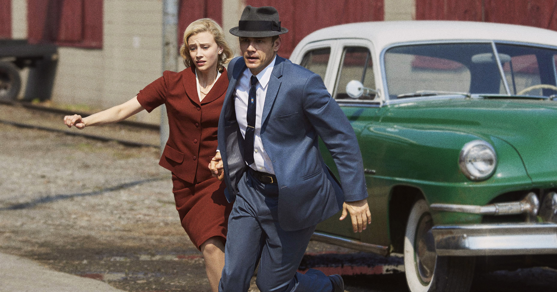 Jake Epping (James Franco) and Sadie Dunhill (Sarah Gadon) racing to prevent the Kennedy assassination in 11.22.63 (2016)