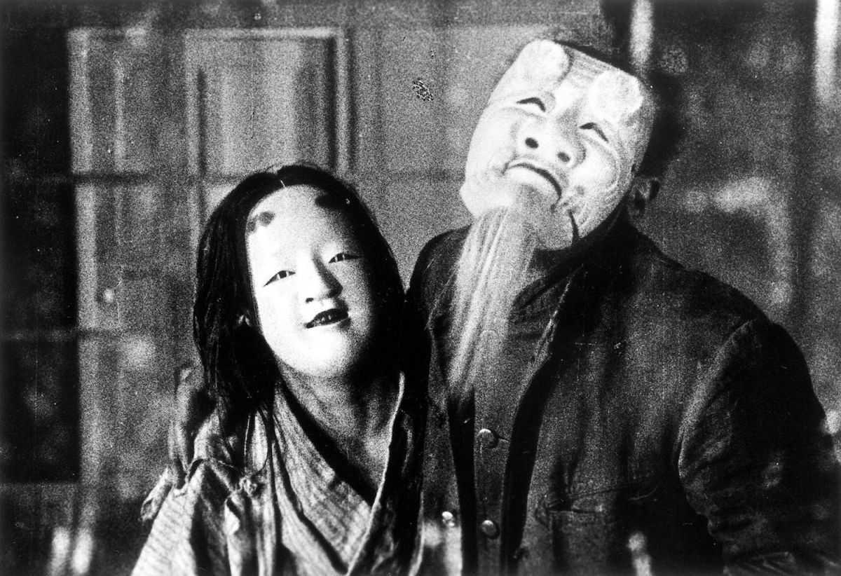 Inmates in Noh masks in A Page of Madness (1926)