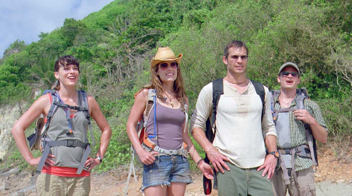 Milla Jovovich, Kiele Sanchez, Timothy Olyphant, Steve Zahn in A Perfect Getaway (2009)