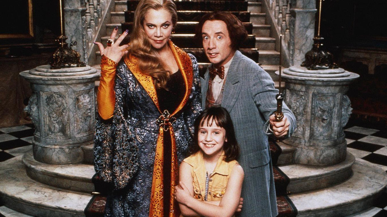 Young Mara Wilson surrounded by fairy godmothers Kathleen Turner and Martin Short in A Simple Wish (1997)