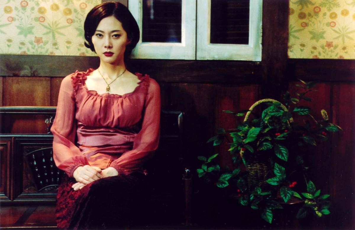 The evil stepmother (Yeom Jeong-a) in A Tale of Two Sisters (2003)