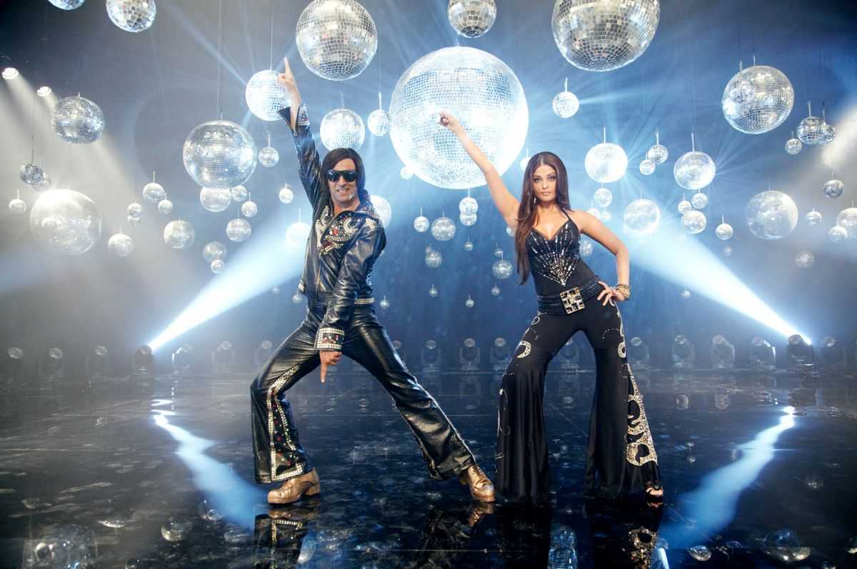 Song and dance number with Akshay Kumar and Aishwarya Rai Bachchan in Action Replayy (2010)