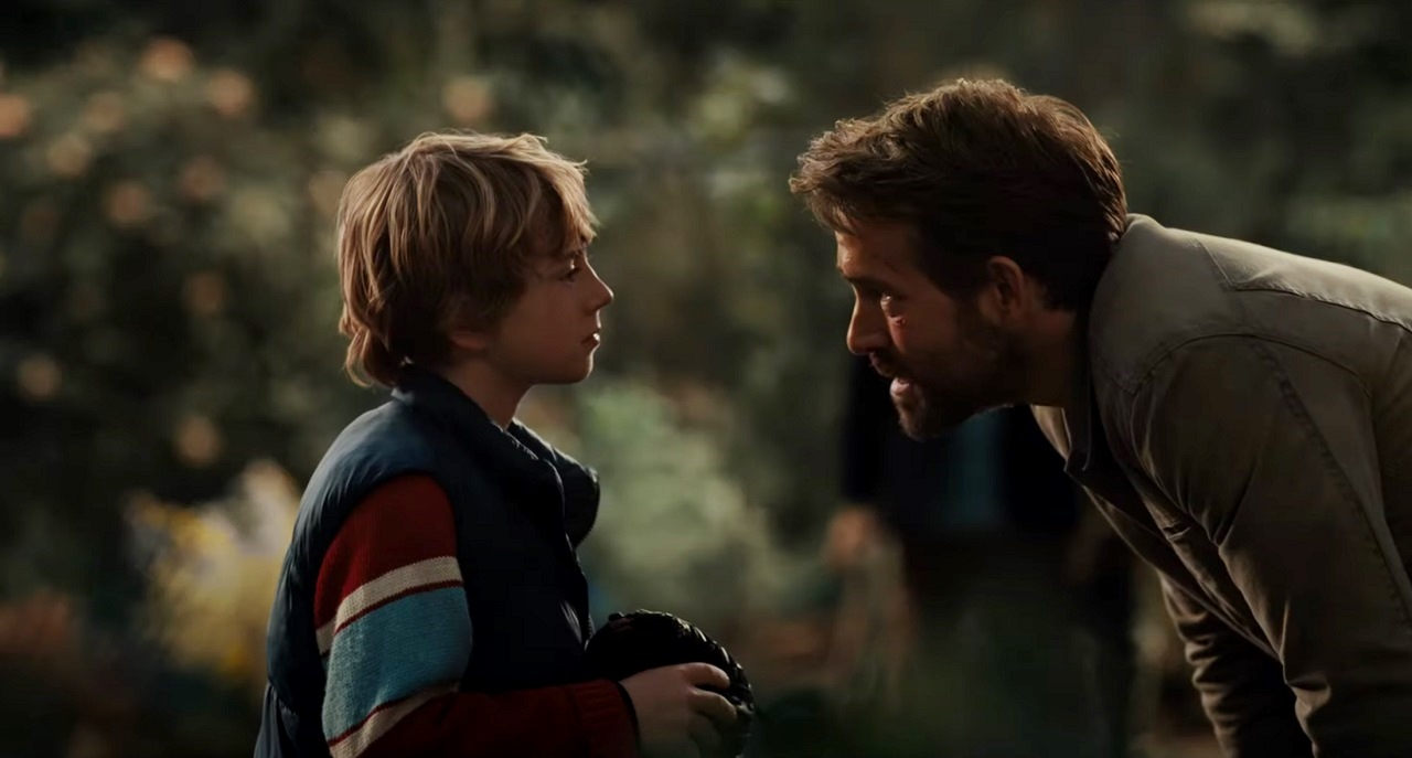 Young Adam (Walker Scobell) and Big Adam (Ryan Reynolds) in The Adam Project (2022)