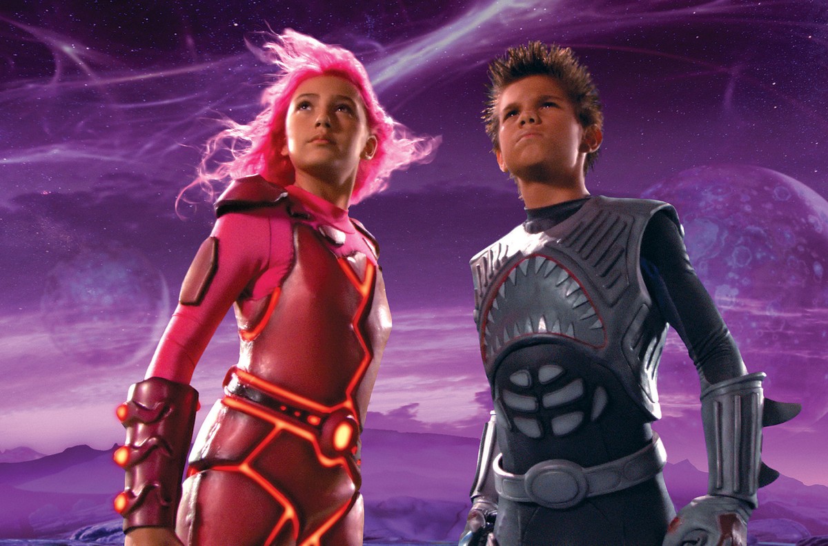 Lavagirl (Taylor Dooley) and Sharkboy (Taylor Lautner) in The Adventures of Sharkboy and Lavagirl in 3-D (2005)