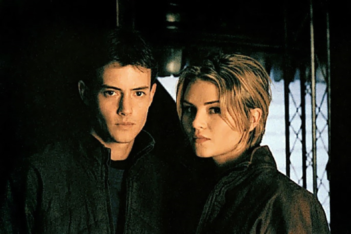 Jason London and Missy Crider - crewmembers aboard a spaceship affected by an alien contaminant that turns them homicidal in Alien Cargo (1999)