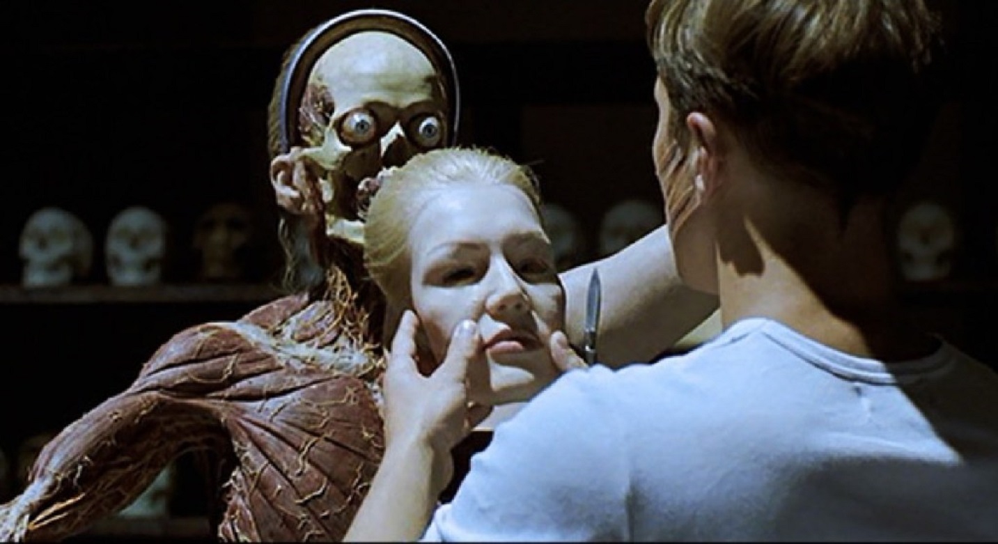 The amazingly grisly anatomical statues in Anatomie (2000)