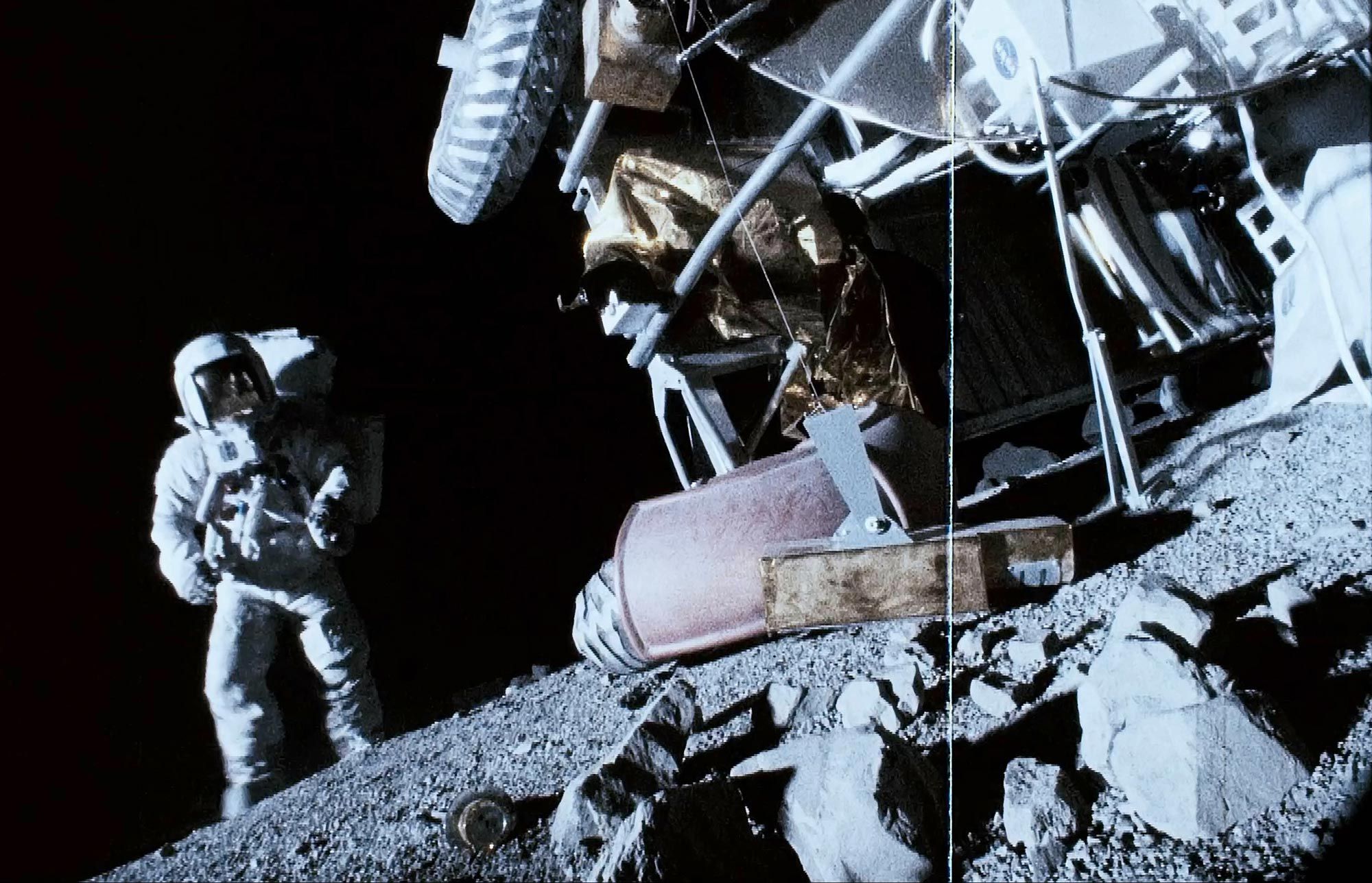 NASA mission crew encounter something alien on The Moon in Apollo 18 (2011