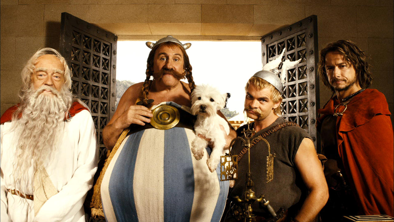 (l to r) Getafix (Jean-Pierre Cassel), Obelix (Gerard Depardieu), Asterix (Clovis Cornillac) and Lovesix (Stephane Rousseau) in Asterix at the Olympic Games (2008)