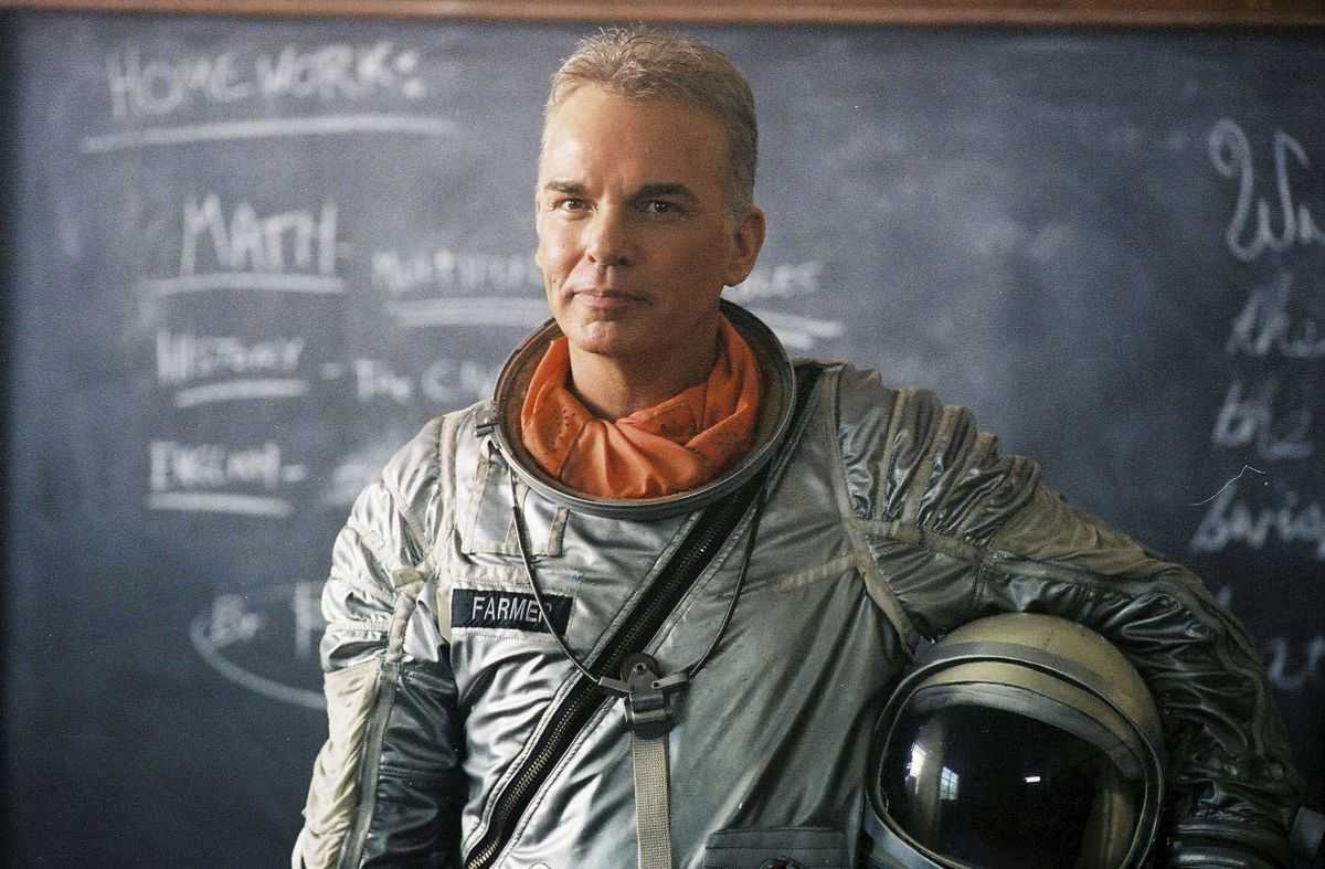 Billy Bob Thornton as an average farmer with a dream to launch himself into space in The Astronaut Farmer (2006)