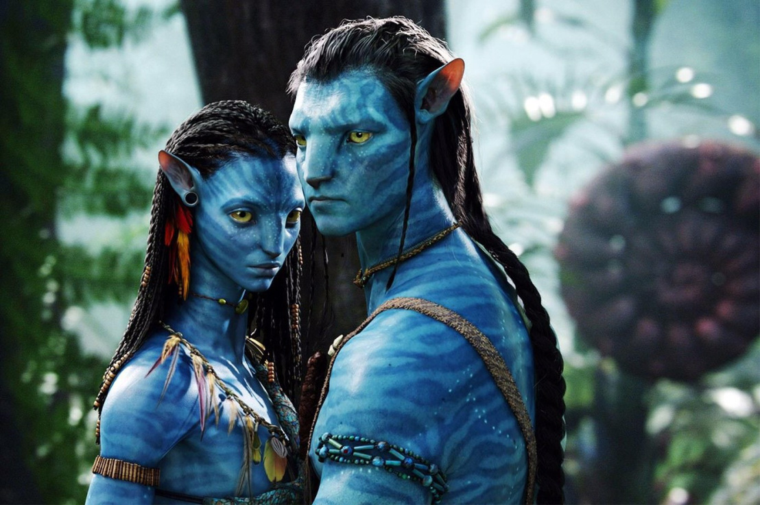 Jake Scully (Sam Worthington) in his avatar body along with Neytiri (Zoe Saldana) in Avatar (2009)