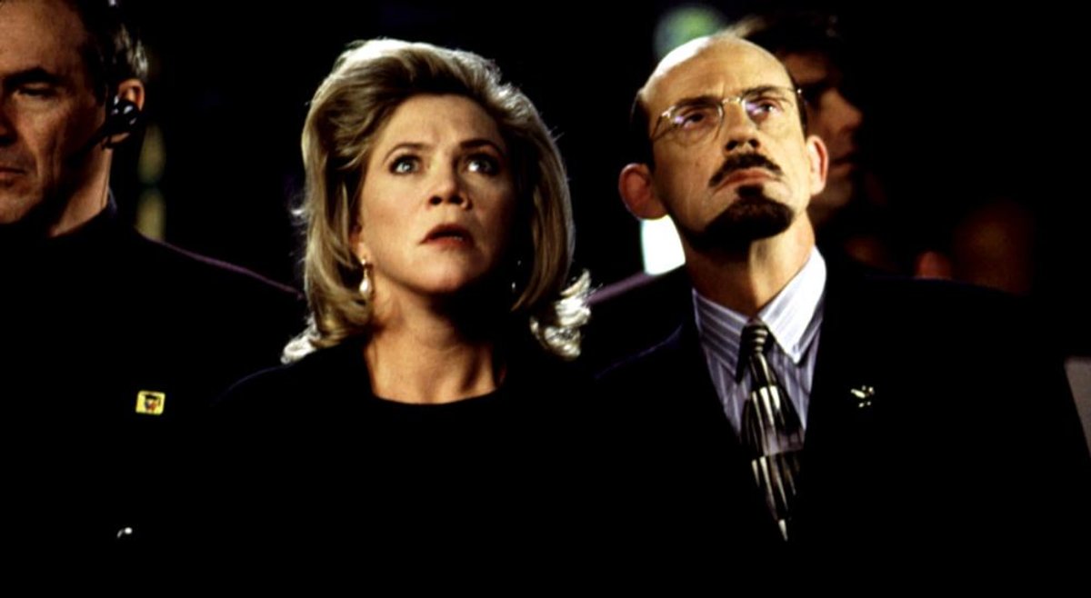 A villainous Kathleen Turner and Christopher lloyd in Baby Geniuses (1999)