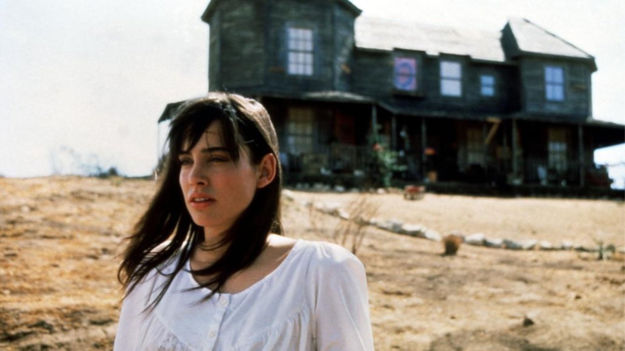 Cult survivor Jennifer Rubin in Bad Dreams (1988)
