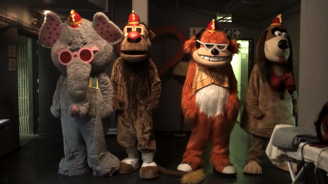 Anthropomorphic animals from a children's tv shows reincarnated as killer robots in The Banana Splits (2019)