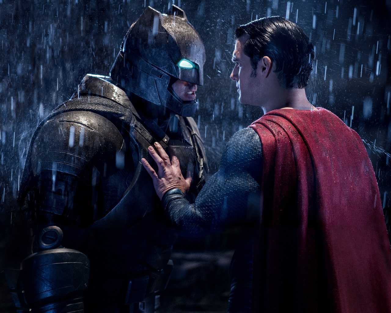 Batman (Ben Affleck) vs Superman (Henry Cavill) in Batman V. Superman: Dawn Of Justice (2016)