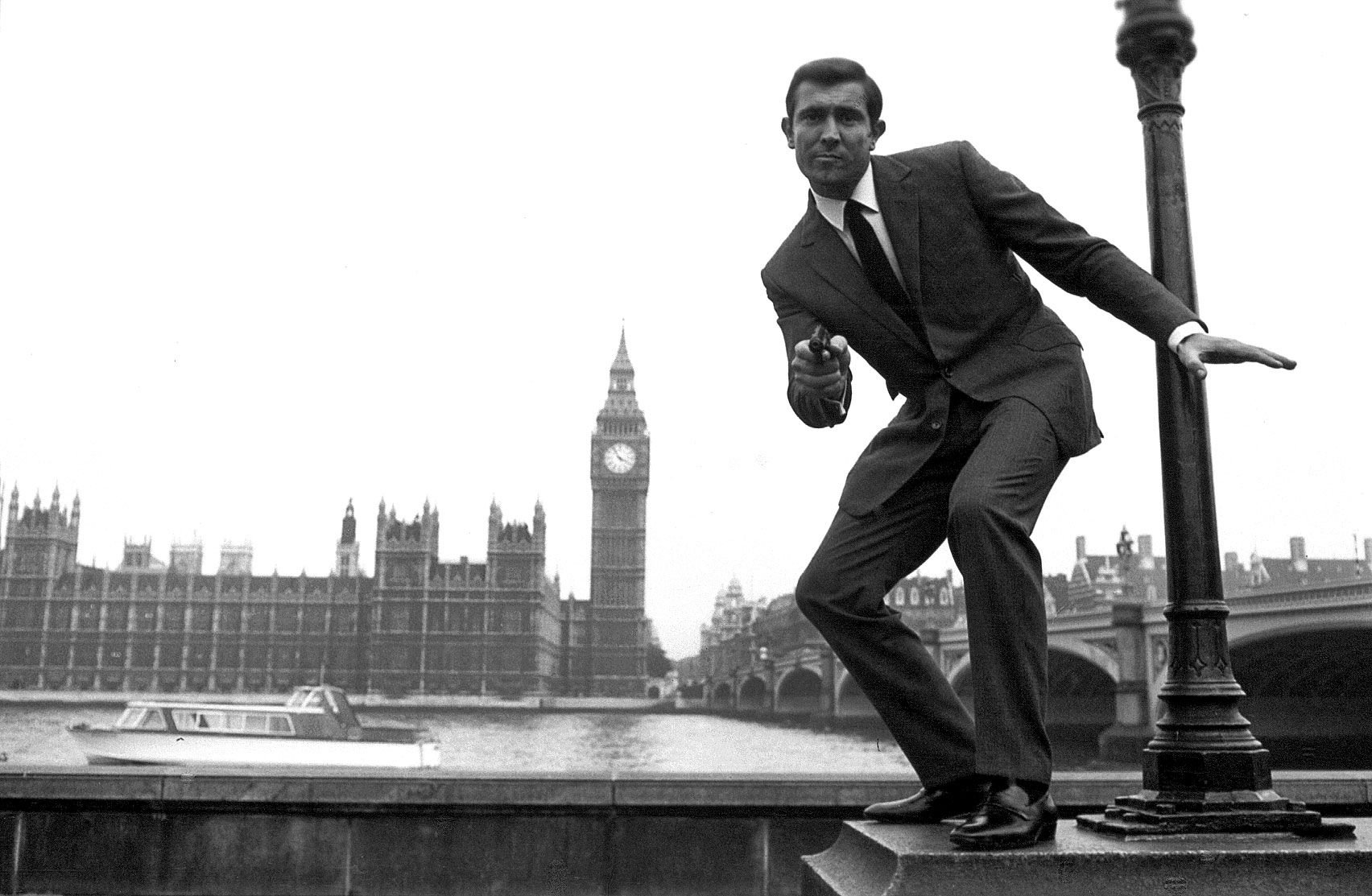 George Lazenby as James Bond in Becoming Bond (2017)