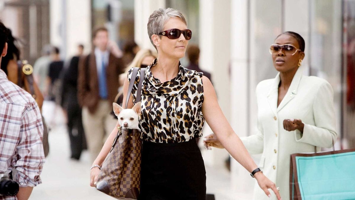 Jamie Lee Curtis in Beverly Hills Chihuahua (2008)