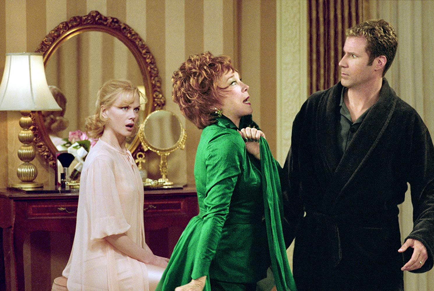 (l to r) Samantha (Nicole Kidman), Endora (Shirley MacLaine) and Darren (Will Ferrell) in Bewitched (2005)