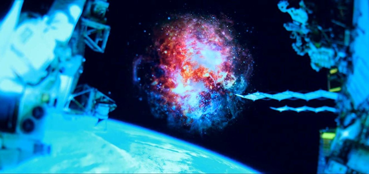The Void - wormhole in Earth orbit in The Beyond (2017)