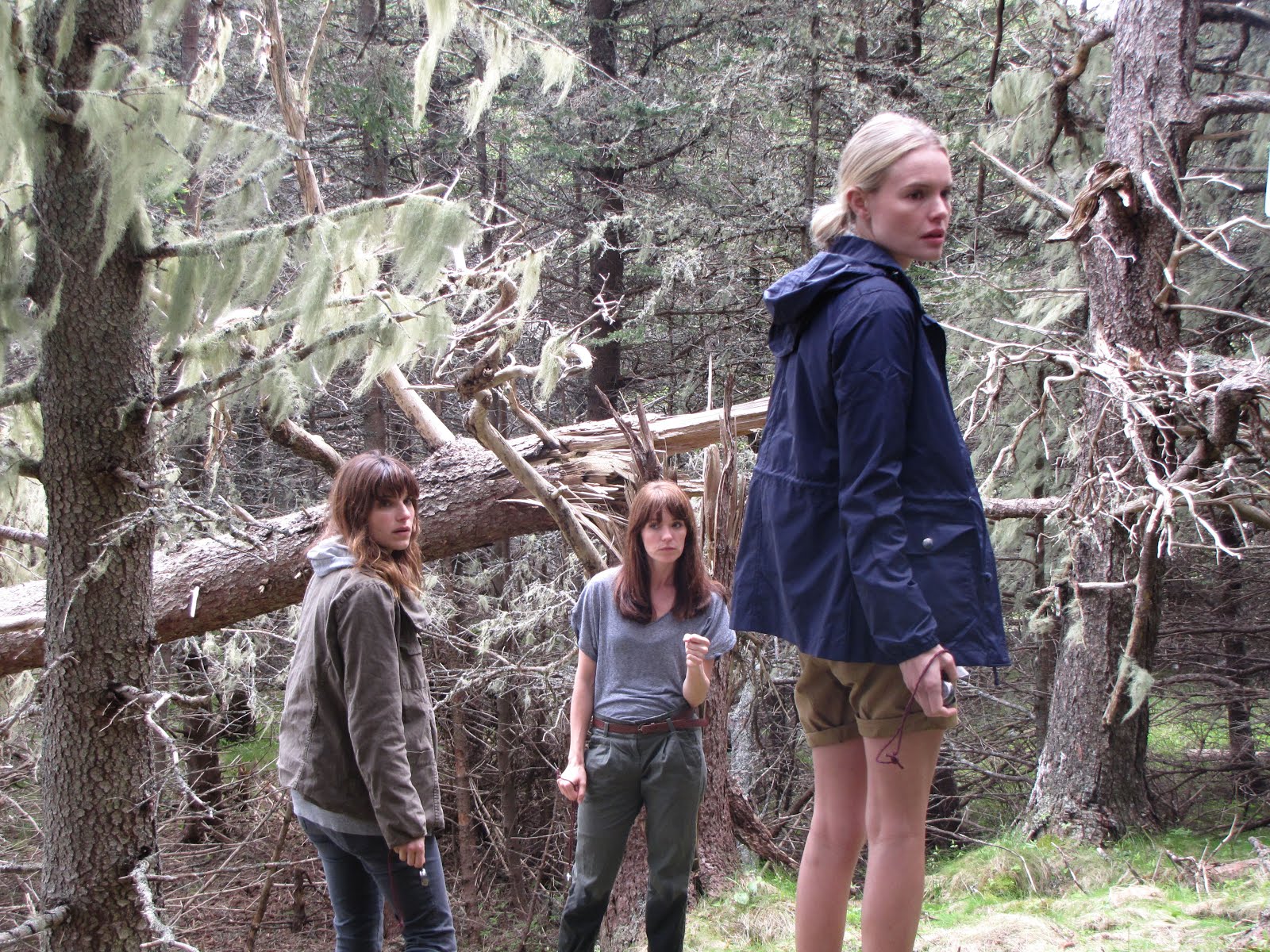 Three women hunted on an island - Lake Bell, Katie Aselton and Kate Bosworth in Black Rock (2012)