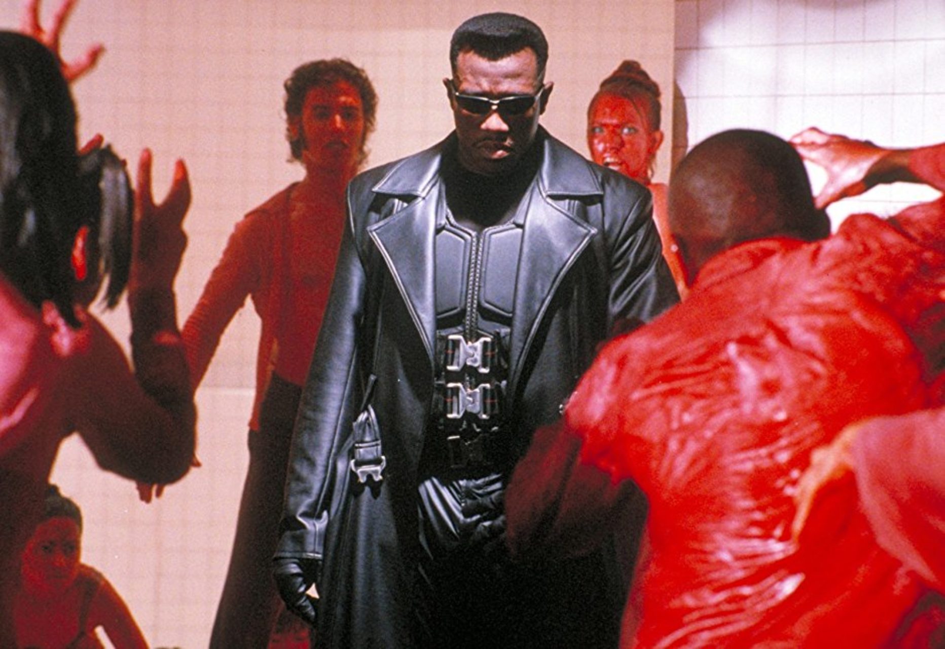 Wesley Snipes eliminates a nightclub of vampires in Blade (1998)