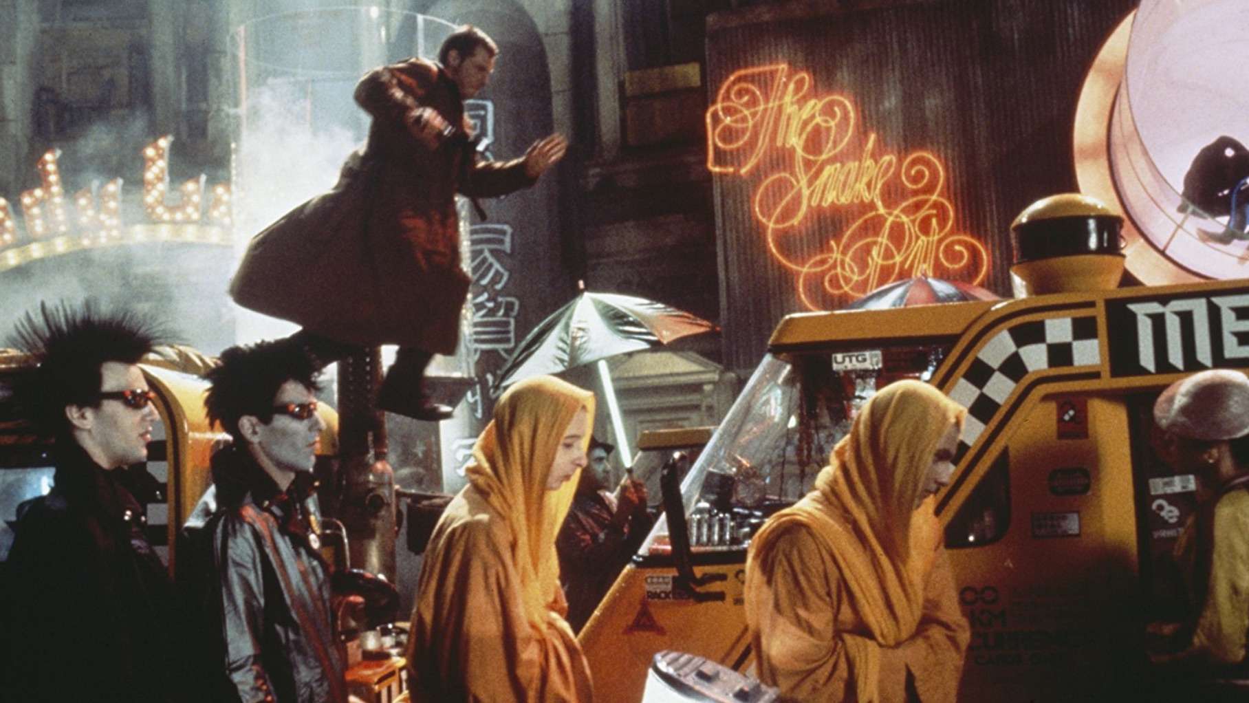 Harrison Ford in pursuit of replicants in Blade Runner (1982)