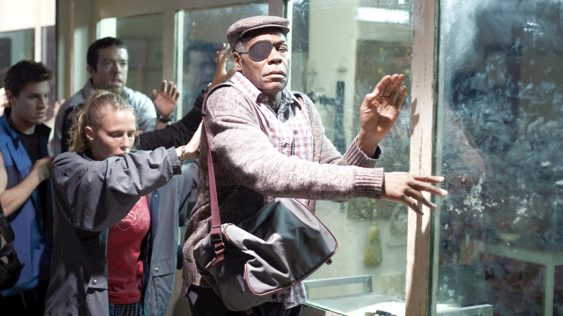 Danny Glover leads the blind in Blindness (2008)