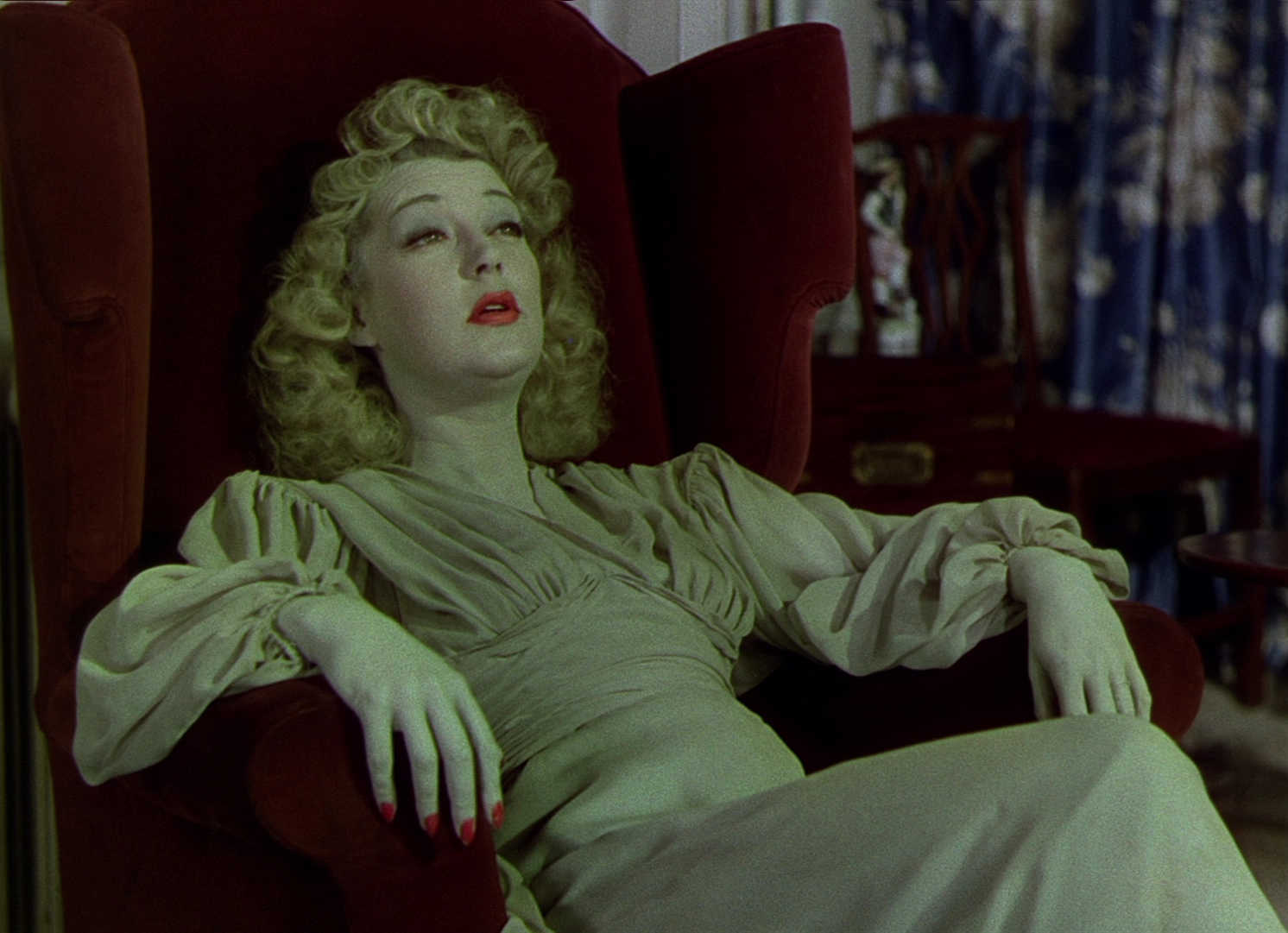 Ghost wife Kay Hammond in Blithe Spirit (1945)