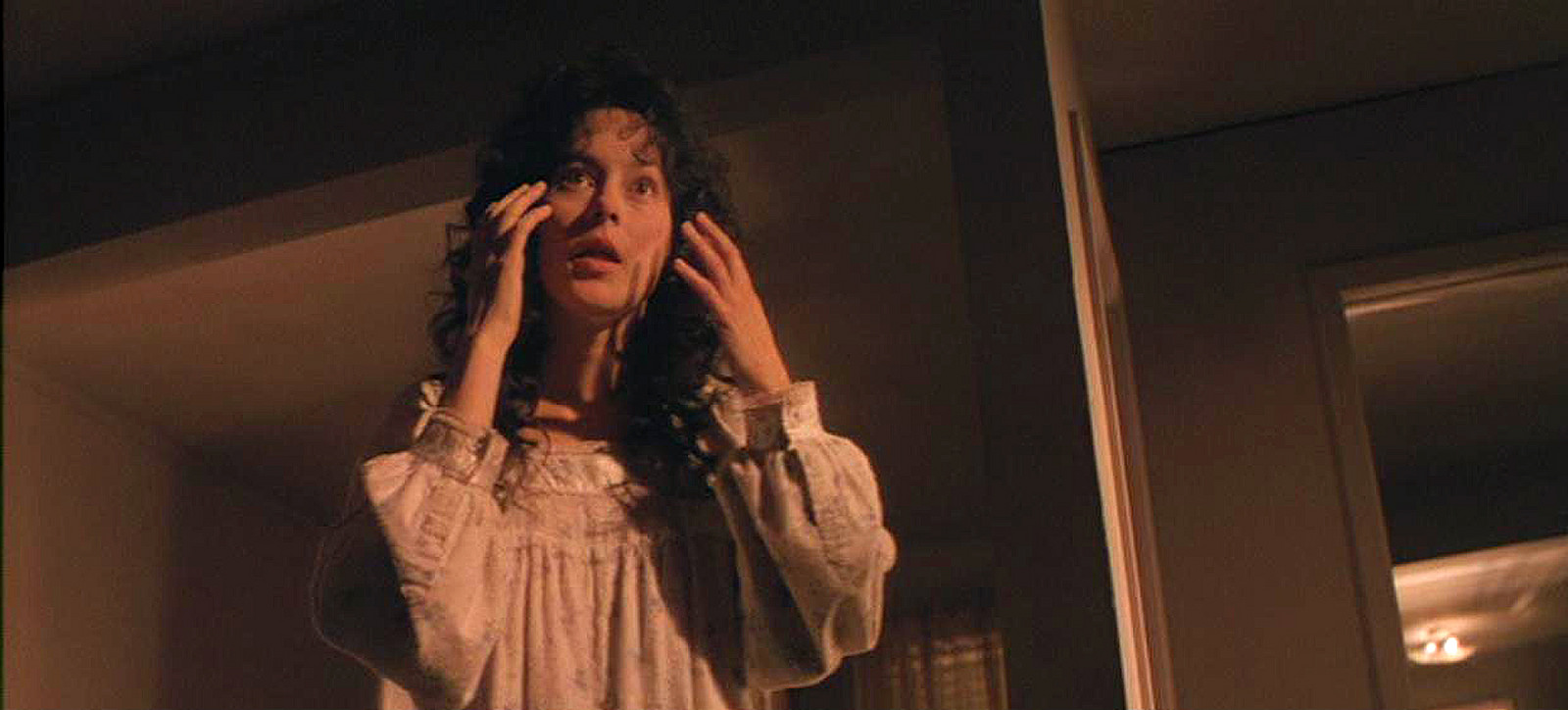 Meg Tilly as the mother in Body Snatchers (1993)