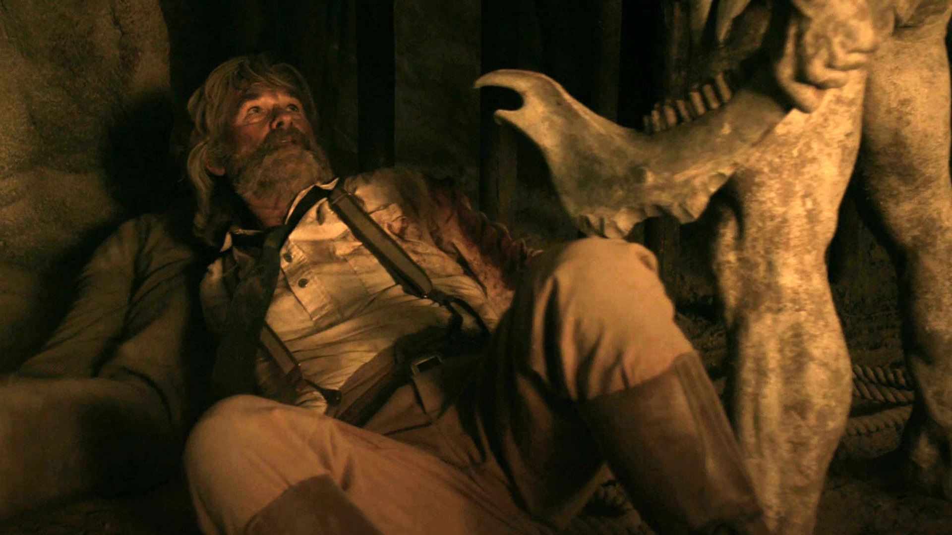 Kurt Russell under attack by Troglodyte in Bone Tomahawk (2015)