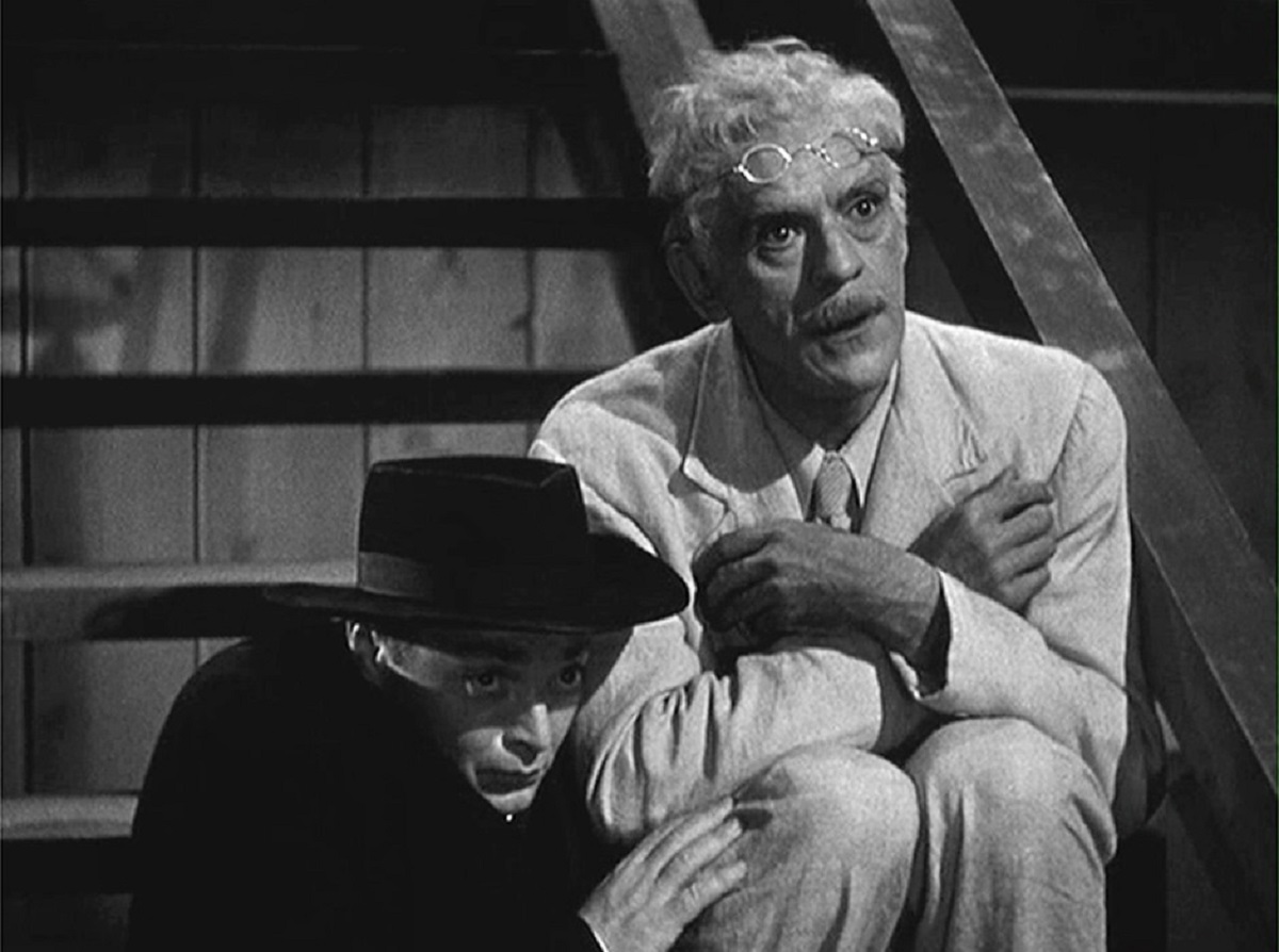 Peter Lorre as Dr Arthur Lorencz and Boris Karloff as Professor Nathaniel Billings in The Boogie Man Will Get You (1942)