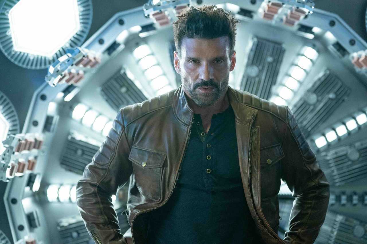 Roy Pulver (Frank Grillo) against The Osiris Spindle in Boss Level (2020)