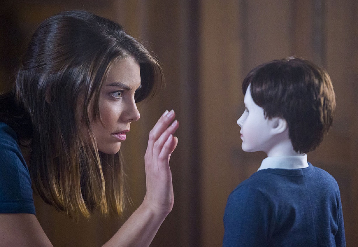 Lauren Cohan and Brahms in The Boy (2016)