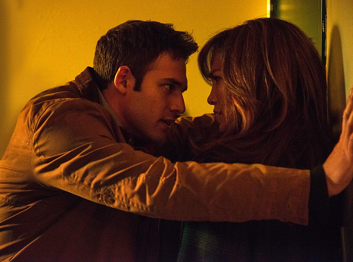 Ryan Guzman, Jennifer Lopez in The Boy Next Door (2015)