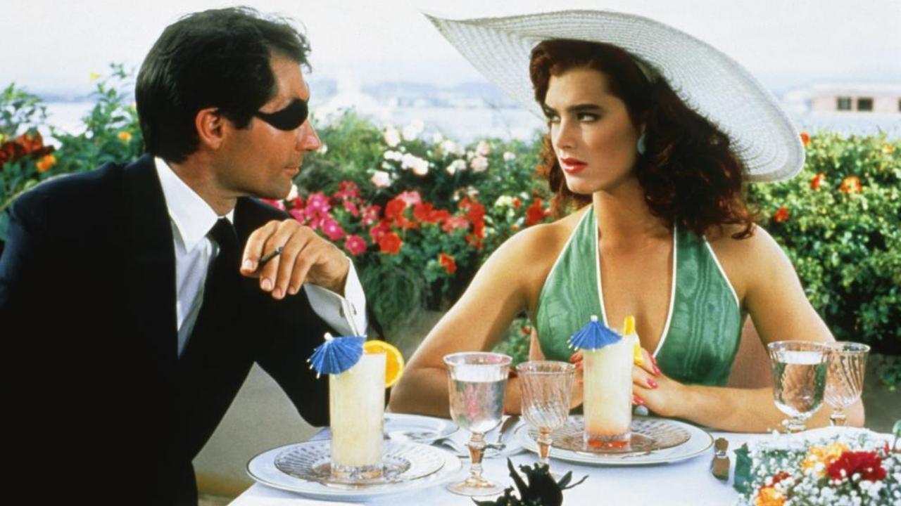 Brenda Starr (Brooke Shields) and Basil St John (timothy Dalton) in Brenda Starr (1989)