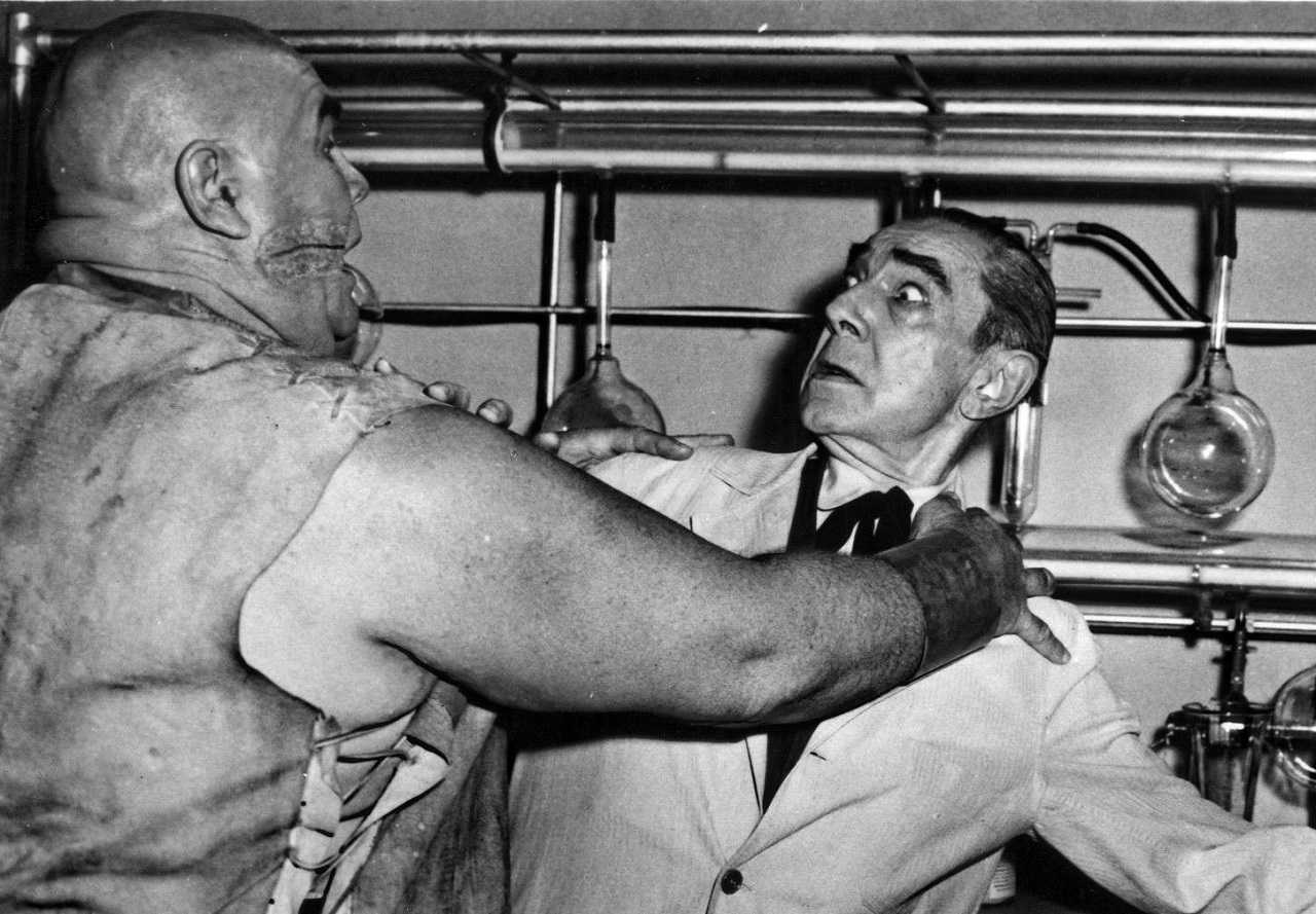 Mad scientist Dr Eric Vornoff (Bela Lugosi) under attack by his assistant Lobo (Tor Johnson) in Bride of the Monster (1955)