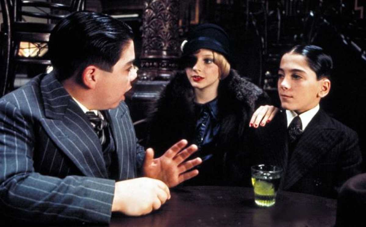 A 1920s gangster film played out with kids - John Cassisi, Jodie Foster, Scott Baio in Bugsy Malone (1976)
