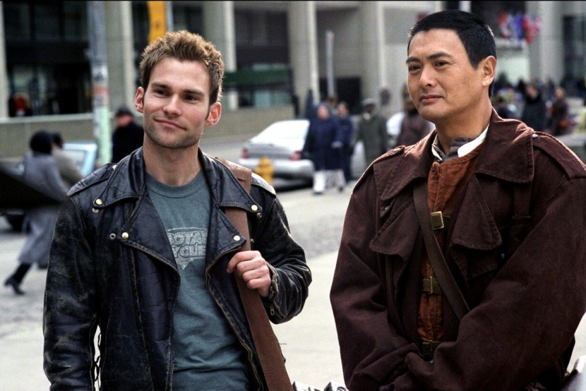 (l to r) Kar (Seann William Scott) and the Monk With No Name (Chow Yun Fat) in Bulletproof Monk (2003)