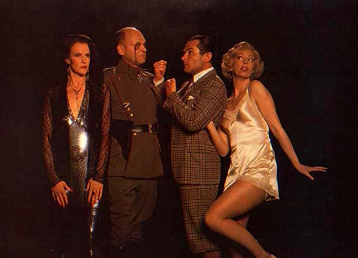 Lenya von Bruno (Frances Tomelty), Count Otto von Bruno (Ron House), Bullshot Crummond (Alan Shearman) and Rosemary Fenton (Rosemary Fenton) in Bullshot (1983)