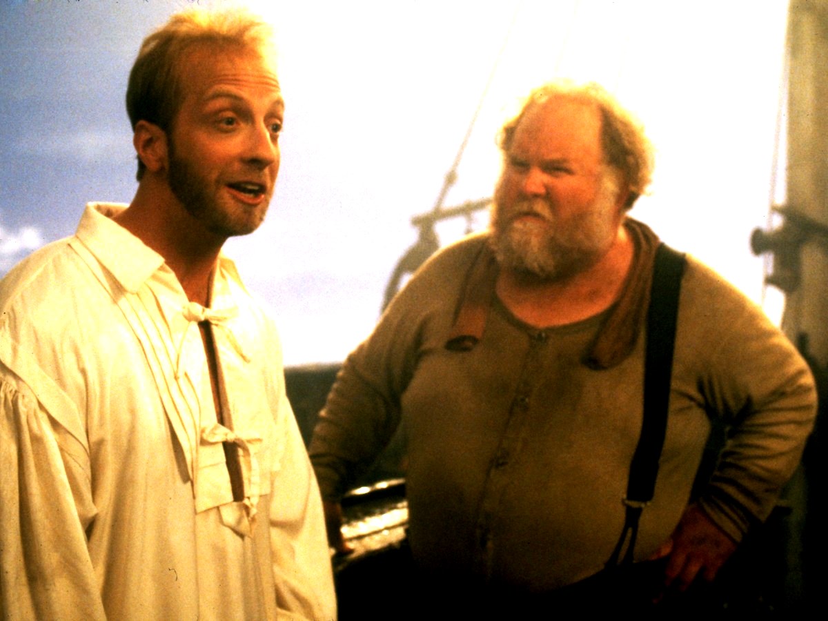 (l to r) Chris Elliott as Nathaniel Mayweather and ship's captain Ritch Brinkley in Cabin Boy (1994)