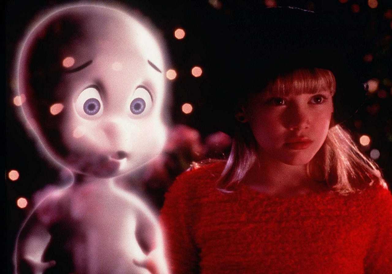 Casper the Friendly Ghost and Wendy the Good Little Witch (Hilary Duff) in Casper Meets Wendy (1998)