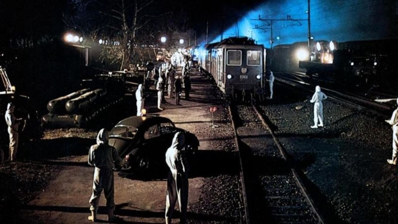 The authorities try to contain the plague-infected train in The Cassandra Crossing (1976)