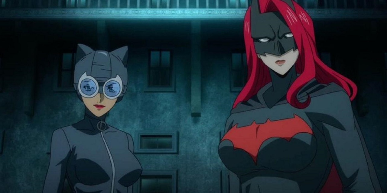 Catwoman (voiced by Elizabeth Gillies) and Batwoman (voiced by Stephanie Beatriz) in Catwoman Hunted (2022)