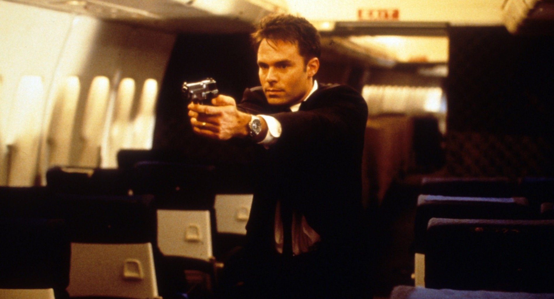 Patrick Muldoon as Secret Service agent Mike Connelly in Chain of Command (2000)