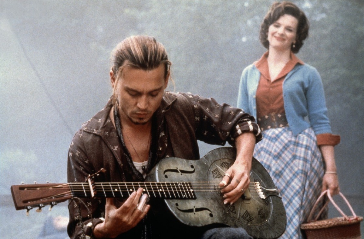 Juliette Binoche is wooed by Gypsy Johnny Depp in Chocolat (2000)