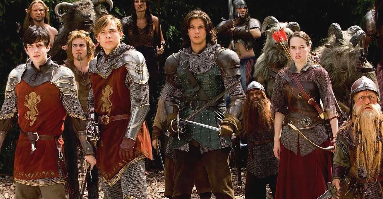 Edmund (Skandar Keynes), Peter (William Moseley), Prince Caspian (Ben Barnes), Nikabrik (Warwick Davis), Susan (Anna Popplewell) and Trumpkin (Peter Dinklage) in The Chronicles of Narnia: Prince Caspian (2008