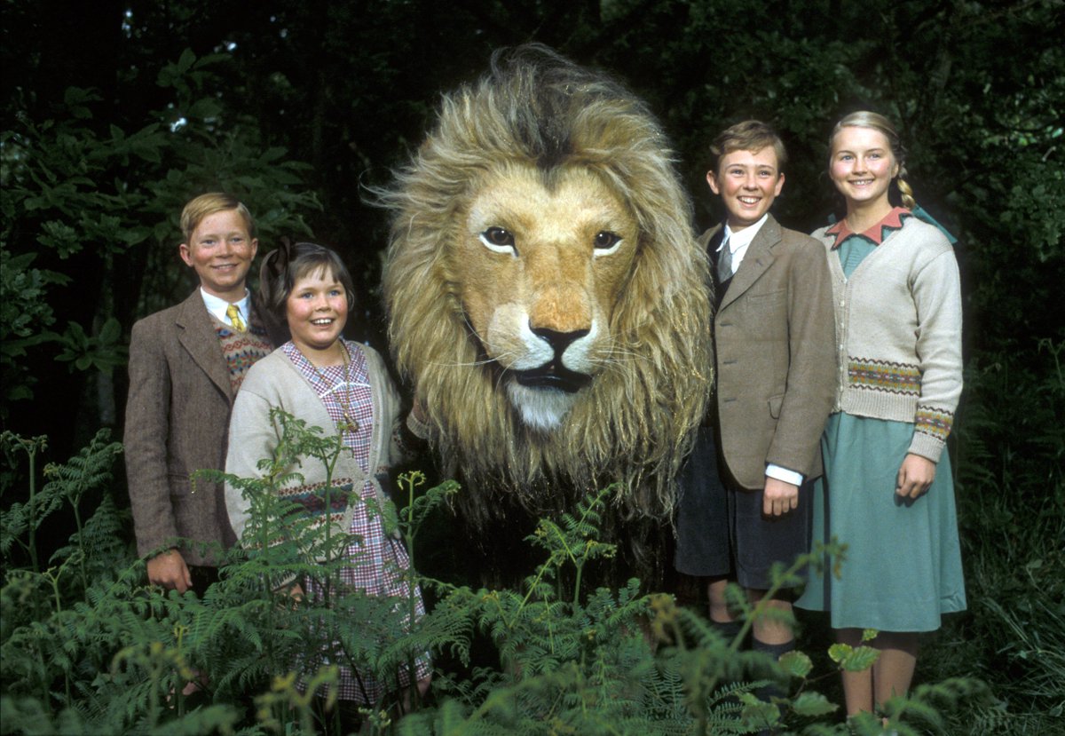 Peter (Richard Dempsey), Lucy (Sophie Wilcox), Edmund (Jonathan R. Scott) and Susan (Sophie Cook) with Aslan in The Chronicles of Narnia: The Lion, The Witch, & The Wardrobe (1988)