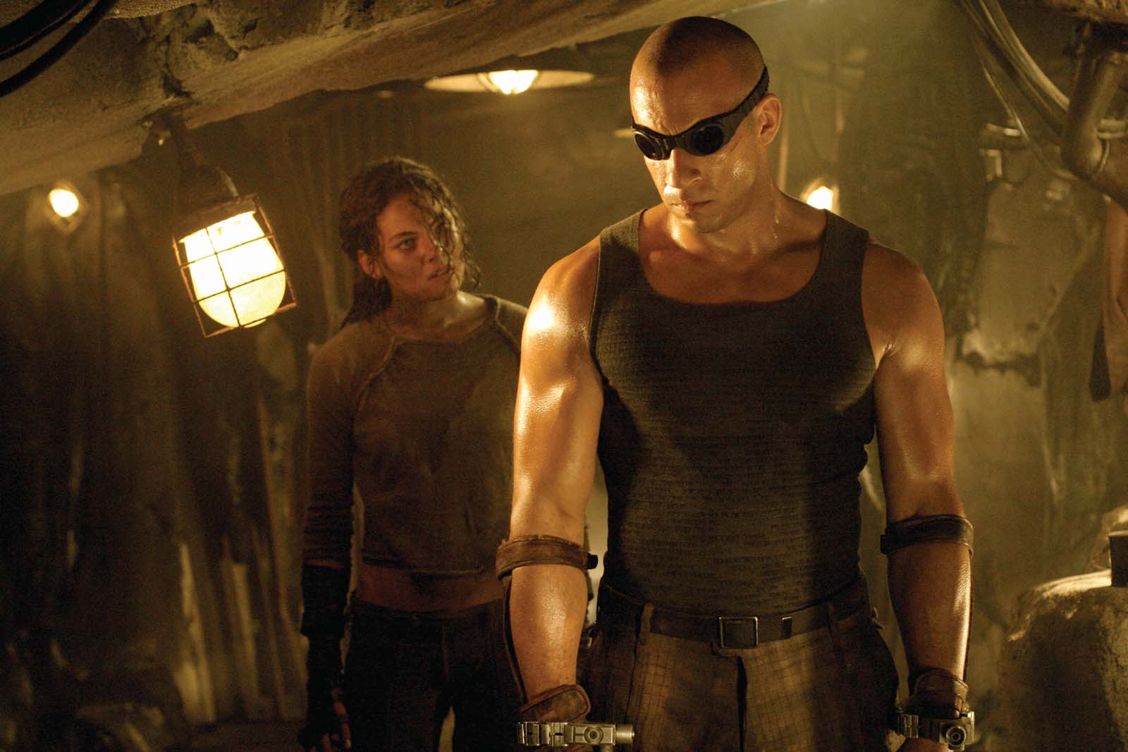 Vin Diesel as Riddick with Alexa Davalos as Kyra/Jack in The Chronicles of Riddick (2004)