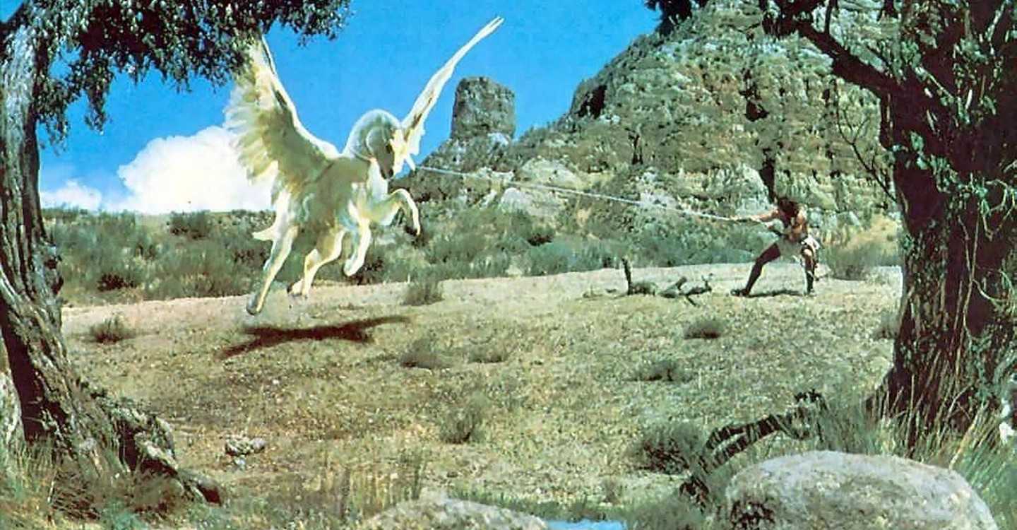 Perseus (Harry Hamlin) ropes the pegasus in Clash of the Titans (1981)