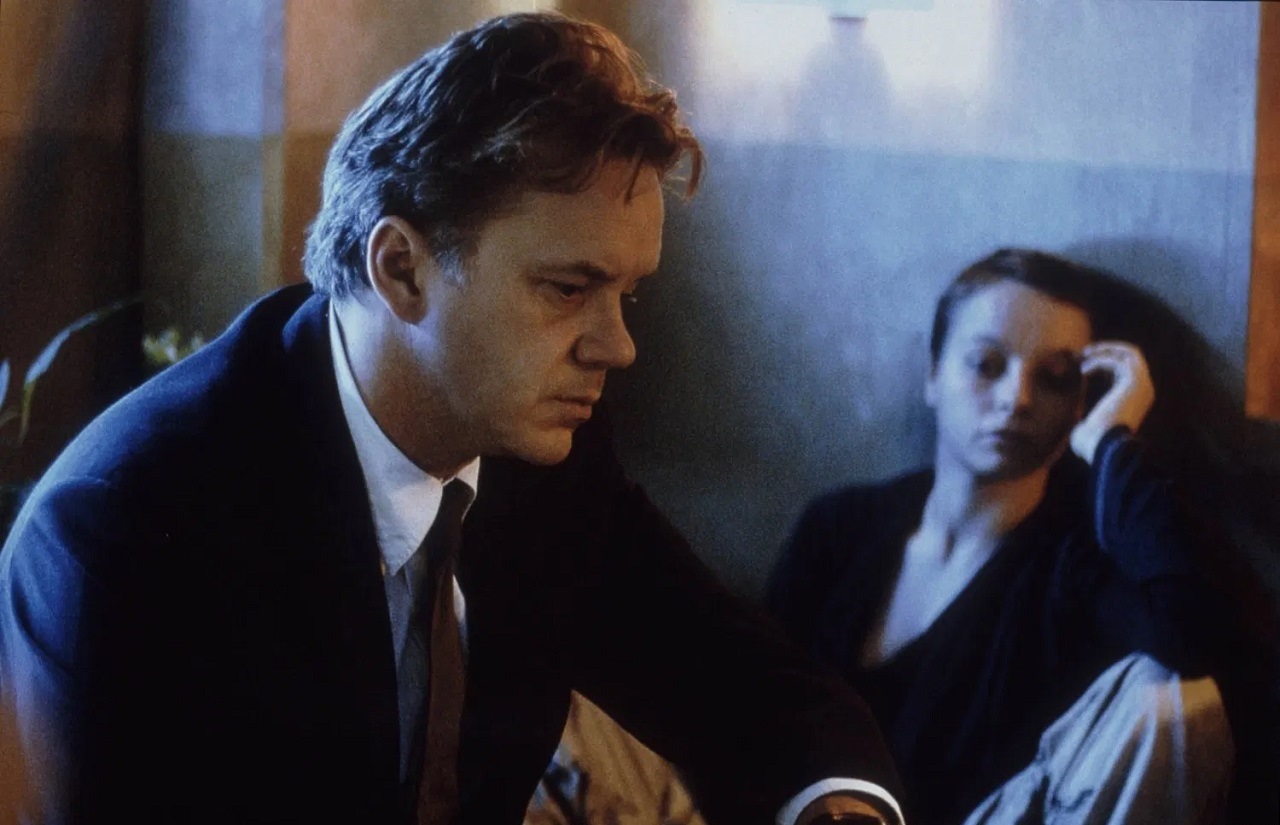 Forbidden love - Tim Robbins and Samantha Morton in Code 46 (2003)