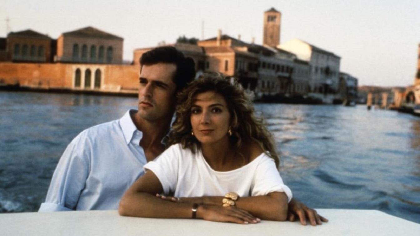 Husband and wife Rupert Everett and Natasha Richardson in Venice in The Comfort of Strangers (1990)